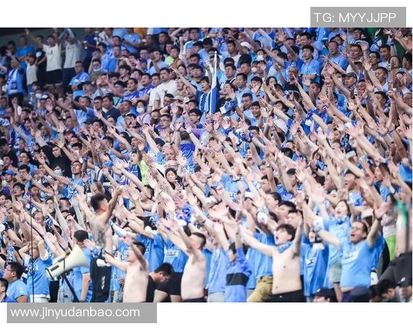 中国足球明星华裔的崛起与挑战：从青训到职业联赛的奋斗历程